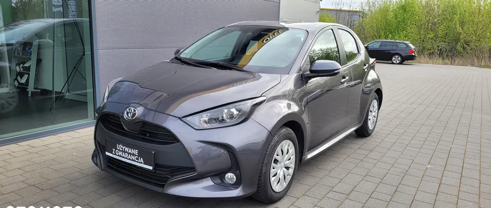 toyota yaris międzylesie Toyota Yaris cena 73900 przebieg: 46700, rok produkcji 2022 z Międzylesie